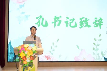 逐光而行 满载成长赴盛夏  ——深圳市翠竹外国语实验学校2025-2026学年第二学期散学典礼圆满落幕