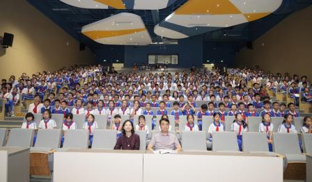 逐光而行 满载成长赴盛夏  ——深圳市翠竹外国语实验学校2025-2026学年第二学期散学典礼圆满落幕
