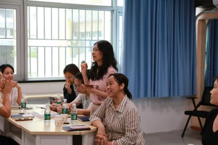 “看见”彼此，“对话”成长 ——罗湖小学开展期末班主任工作会议