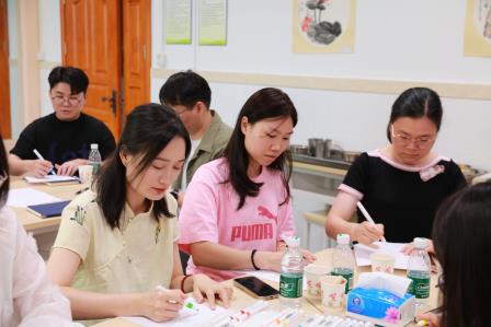 “看见”彼此，“对话”成长 ——罗湖小学开展期末班主任工作会议