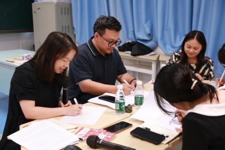 “看见”彼此，“对话”成长 ——罗湖小学开展期末班主任工作会议