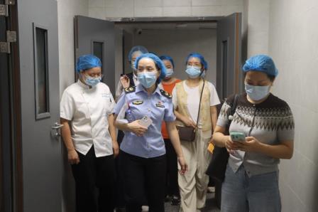 可视化标准化食堂食品安全管理体系中期推进会在罗湖外语小学顺利召开