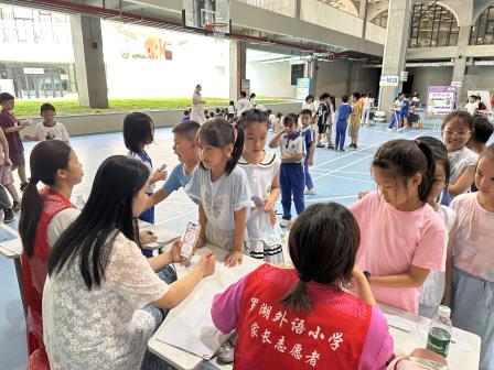 罗湖外语小学开展一二年级核心素养趣味闯关游园活动