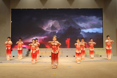 罗湖外语小学举办“童心绘梦 艺展风华”春季社团展演