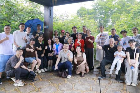 风雨踏绿道，同心赴山海——深圳市仙桐实验小学组织教职工淘金山绿道徒步工会活动