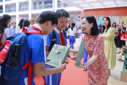 此程少年，前路星光——深圳市仙桐实验小学圆满举办期末散学典礼暨 2026 届六年级毕业典礼