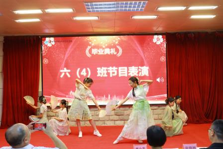 凤凰花开逐光行，少年扬帆启新程——太白实验学校2026届六年级毕业典礼圆满落幕