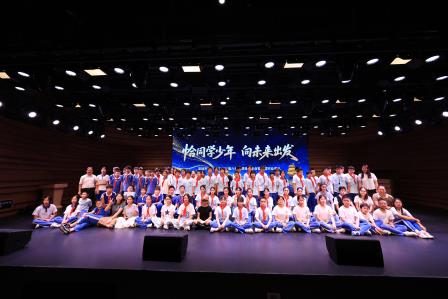 怡同学少年 向未来出发 —— 深圳市碧波小举行学 2026 届六年级项目式毕业答辩会暨毕业典礼