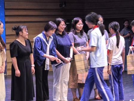 怡同学少年 向未来出发 —— 深圳市碧波小举行学 2026 届六年级项目式毕业答辩会暨毕业典礼