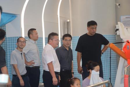 深技大附属坪山实验学校教育同仁到访罗湖外语小学交流学习