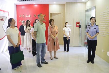 深学细悟强党性，联学共建迎“七一” ——翠园文锦中学党总支与文锦渡边检站边防检查处党支部联合开展主题党日活动