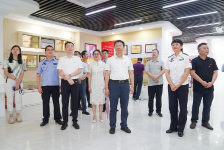 深学细悟强党性，联学共建迎“七一” ——翠园文锦中学党总支与文锦渡边检站边防检查处党支部联合开展主题党日活动
