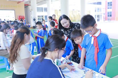 阳光游园智测评 乐学善思向未来——深圳市仙桐实验小学开展一二年级期末阳光测评