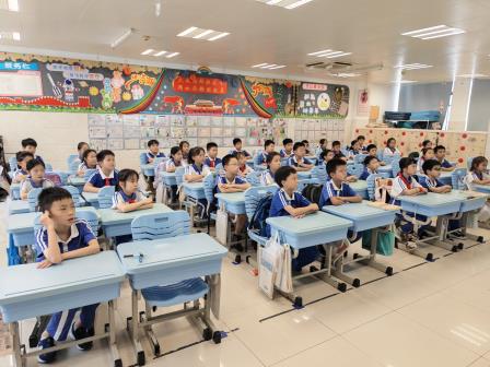 快乐过暑假，安全不“放假” —— 深圳市翠北实验小学开展第18周暑期安全教育主题班会