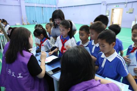 指尖趣闯关，阳光乐成长——深圳市莲南教育集团安芳小学开展一、二年级阳光综合测评活动