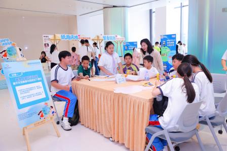 深港少年同台议事，齐做网络共护主理人 ——深圳市南湖小学师生携手香港师生亮相“深港少年说”实践活动