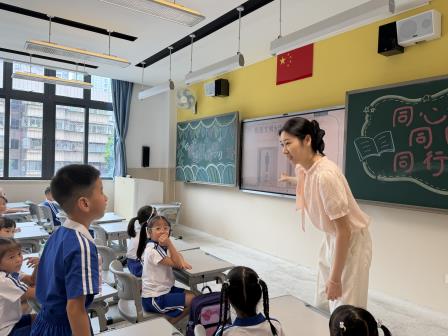 喜迎新生启新程 同心筑梦向未来—— 翠园东晓创新学校开展新生报到系列活动
