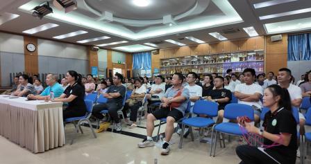 萌启新程，聚力共育——深圳市凤光小学举行2026级一年级新生入学培训暨家长会