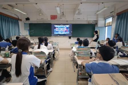 严守交通出行规则 杜绝违规骑行——深圳市大望学校校长课堂第二十九讲