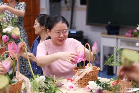 暖心谢师恩 芳华育桃李 ——罗湖小学开展教师节系列庆祝活动