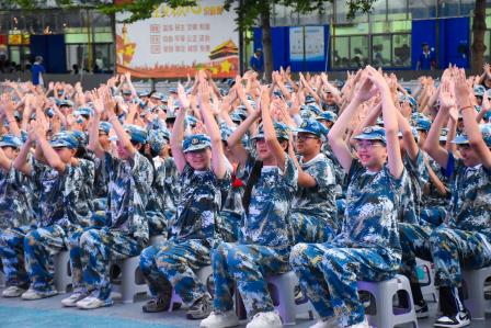 铸国防之魂 燃少年之志——深圳北理莫斯科大学附属布心中学初一年级开展国防教育实践活动