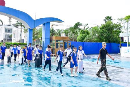 铸国防之魂 燃少年之志——深圳北理莫斯科大学附属布心中学初一年级开展国防教育实践活动