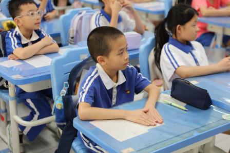 筑牢禁毒防线，守护少年青春 ——罗湖小学开展“罗小社彩讲堂”禁毒主题活动