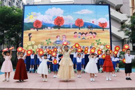 春风化雨育桃李，师恩难忘满校园 ——深圳市泰宁小学庆祝第42个教师节