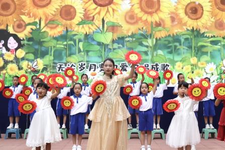 春风化雨育桃李，师恩难忘满校园 ——深圳市泰宁小学庆祝第42个教师节