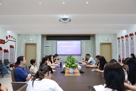 凝心聚力启新程，立德树人谱新篇——深圳市莲南教育集团安芳小学召开新学期班主任会议