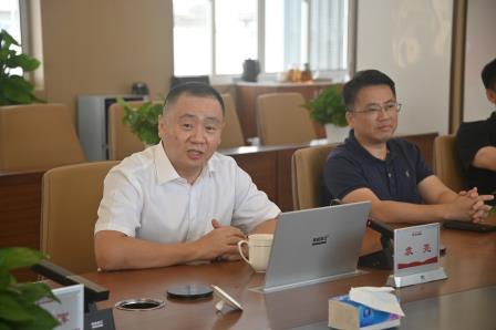 桂园街道党工委书记袁亮率队到桂园中学走访慰问