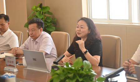 桂园街道党工委书记袁亮率队到桂园中学走访慰问