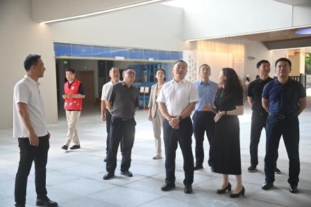 桂园街道党工委书记袁亮率队到桂园中学走访慰问