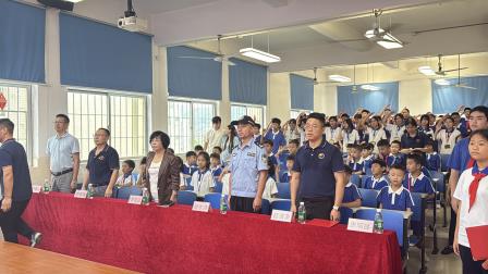 笃行致远 少年有为——新华外国语学校举行2026年秋季开学典礼