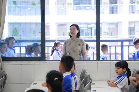仙桐新苗 星河逐梦 ——深圳市仙桐实验小学2026级新生与家长培训顺利开展