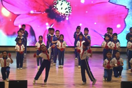 问学启新程 笃行向未来 --深圳市松泉实验学校隆重举行2026-2027学年第一学期开学典礼