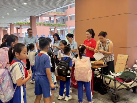 方寸纸品汇微光，绿色少年瞰亚太——深圳市水库小学举行新学期开学典礼暨书记思政第一课