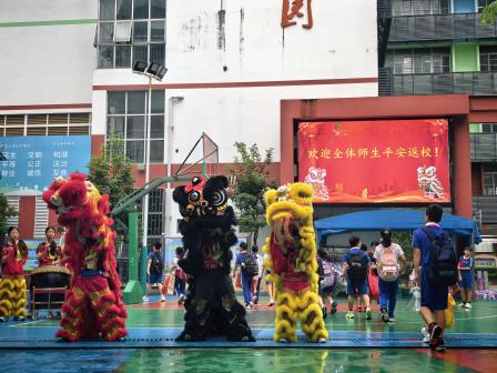 弘扬长征精神 争做新时代活力少年 —— 深圳市人民小学举行2026—2027 学年第一学期开学典礼暨书记、校长思政课