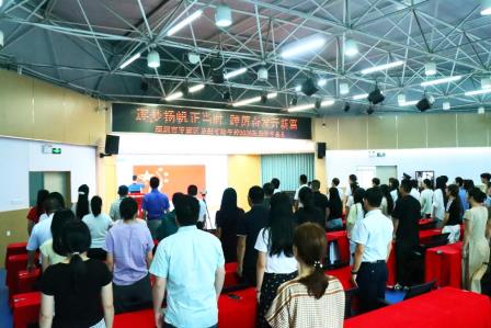 赓续长征精神 共绘育人新篇 ——深圳市罗湖区龙创实验学校举行2026-2027学年第一学期开学典礼