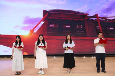 赓续长征红色血脉 笃行时代教育家精神—— 深圳市布心小学举办第 42 个教师节主题朗诵活动