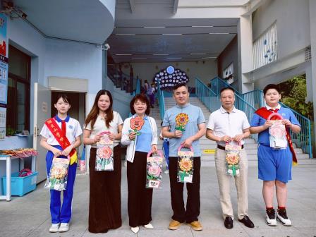 弘扬教育家精神，致敬最美引路人 ——湖贝小学开展教师节庆祝活动