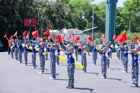 迷彩青春，强国有我——港中深附属礼文学校七年级国防教育研学活动圆满完成