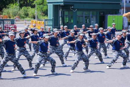 迷彩青春，强国有我——港中深附属礼文学校七年级国防教育研学活动圆满完成