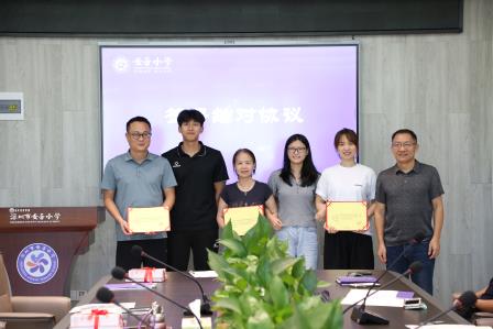 青蓝相继薪火传，以心携新共成长——深圳市莲南教育集团安芳小学举行2026年“青蓝工程”师徒结对仪式