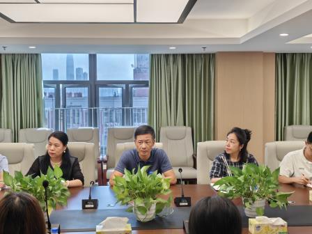 松风锚定成长坐标 泉韵擘画育人蓝图--深圳市松泉实验学校召开新教师跟岗培养工作会