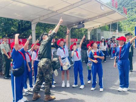 同心同行，强国有我——翠竹学子参加2026年港澳青少年 “进军营”（深圳站）活动