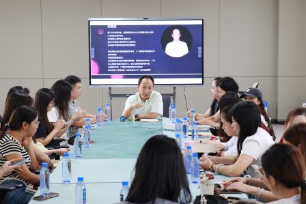 赋能班主任成长，深耕育人智慧 ——深圳市泰宁小学开展班主任专题培训