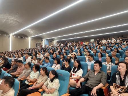 携手筑根基，护航新起点——深圳市桂园中学2026级初一年级家长会顺利举行