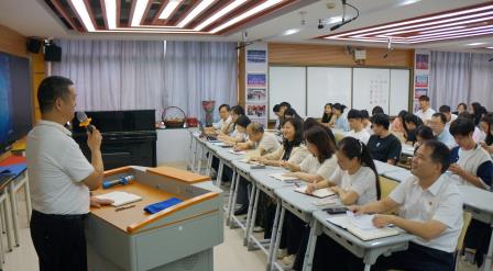数智研修强师能 AI赋能启新程 ——深圳市南湖小学召开人工智能教学专项培训会