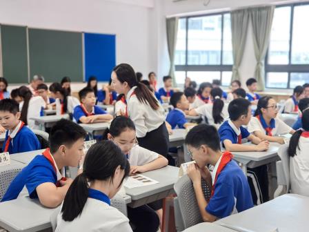 赓续长征薪火，培育时代新人——深圳市李红梅少先队名师工作室微队课研讨活动顺利开展